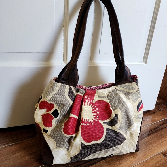 LIVI LU Floral Multicolored Shoulderbag (NWOT)